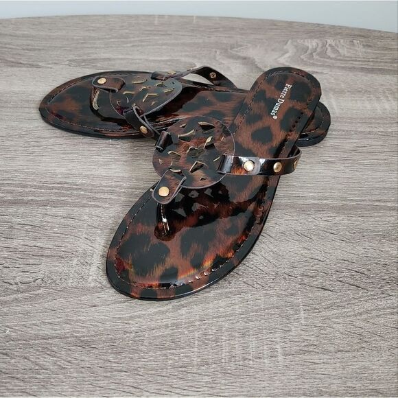 Pierre Dumas Trending Many Colors Flat Slip On Fashion Sandal perfect condition - Picture 3 of 3